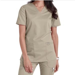 Cherokee Workwear Revolution - V neck scrub top